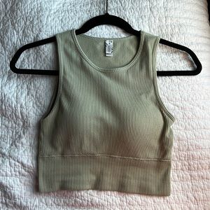 Crop Top in Green. Brand: Wishlist. Size: M